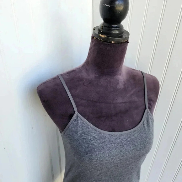 Time and Tru Womens Adjustable Straps Camisole Tank Top Stretch Gray M (8-10) - Picture 3 of 9